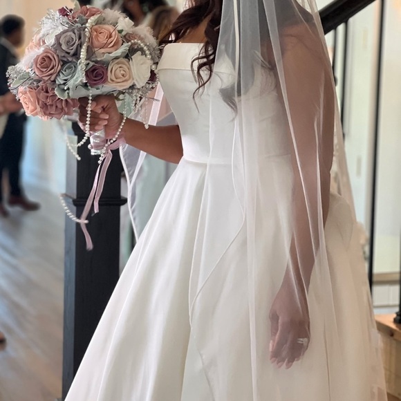 Sincerity Bridal Ivory Gown - Picture 9 of 10